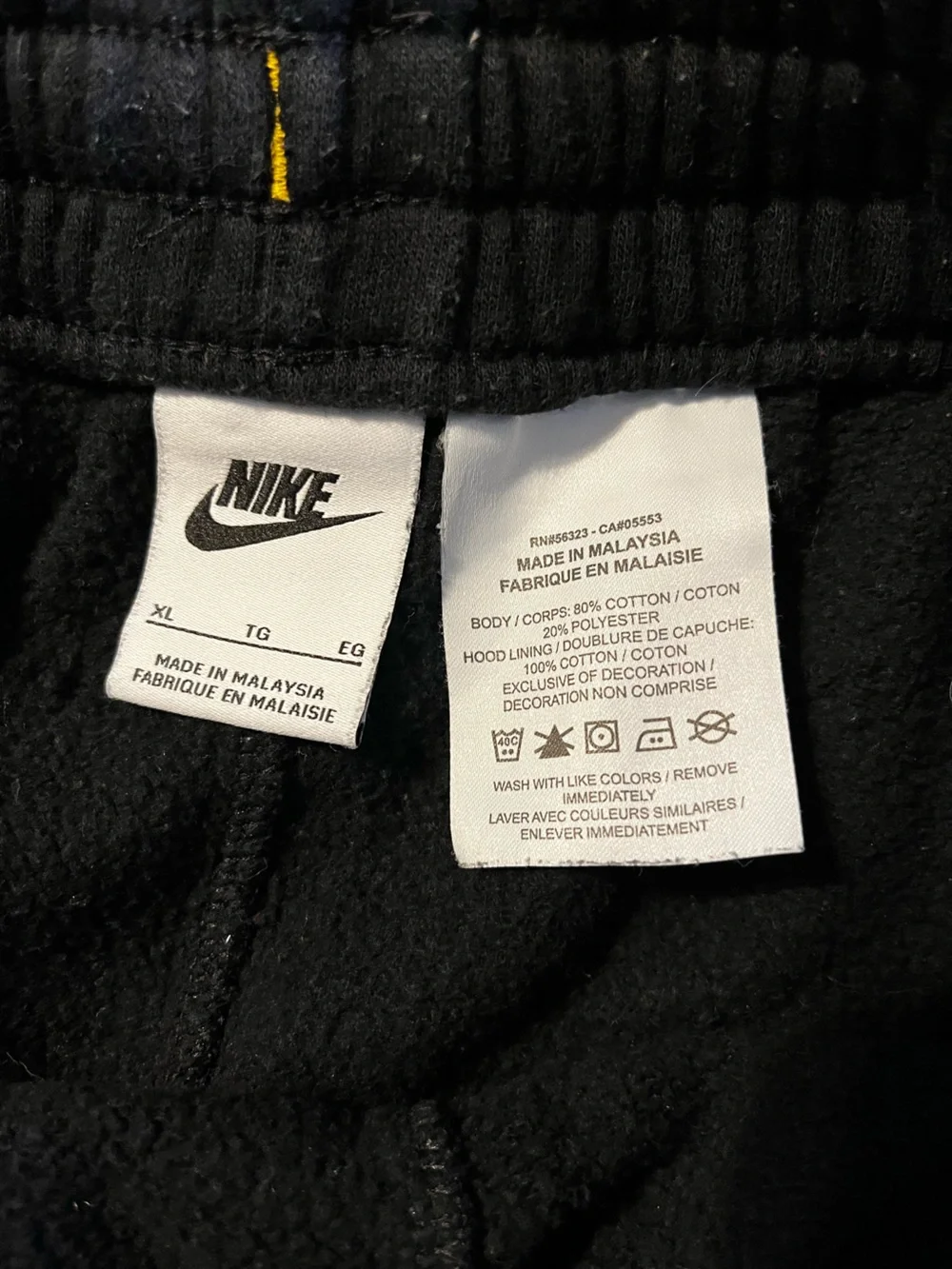 NIKE BOY’S NSW CLUB FRENZY COTTON BASKETBALL SHORTS - SIZE XL